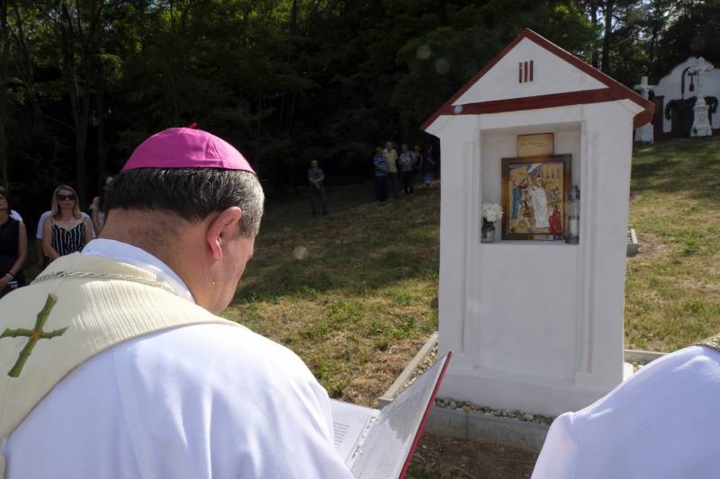 2021.06.30_Gödre felújított kálvária (57).JPG